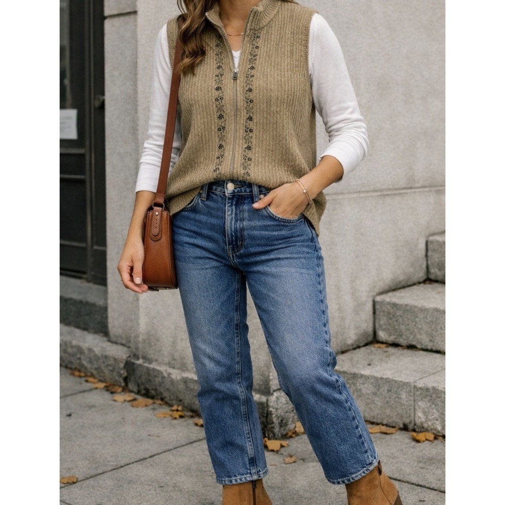 Woolrich Women's KHAKI Tan Sweater Vest Full Zip Floral‎ Trim Size L Cable Knit